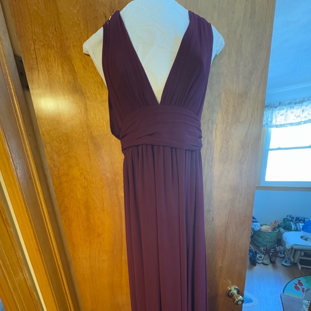 Lulus burgundy / maroon maxi dress with a deep v size xs